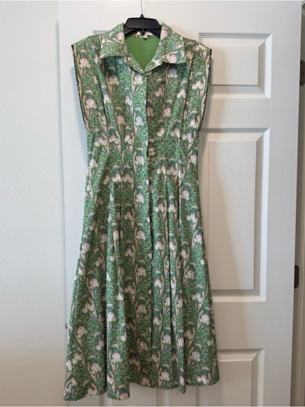 Avara Green Floral Midi pleated Dress with Collar